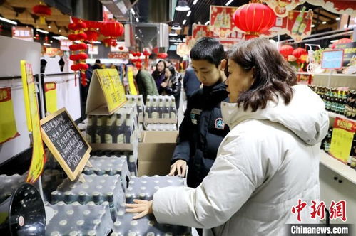 新春走基层 中亚粮油抵陕 洋年货解锁中国年味